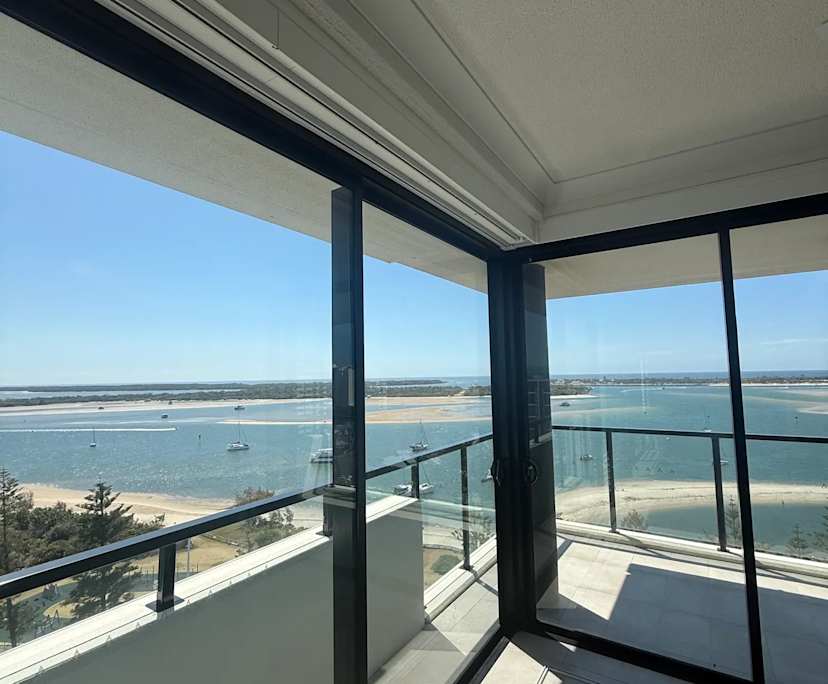 Unfurnished room with own bathroom