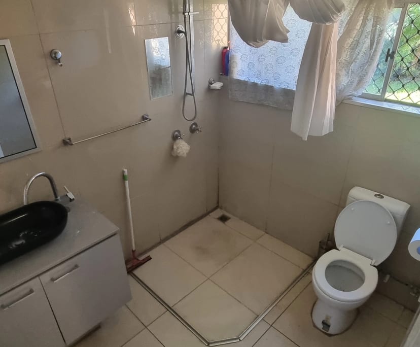 Granny Flat for Rent in Mount Gravatt East, Brisbane...