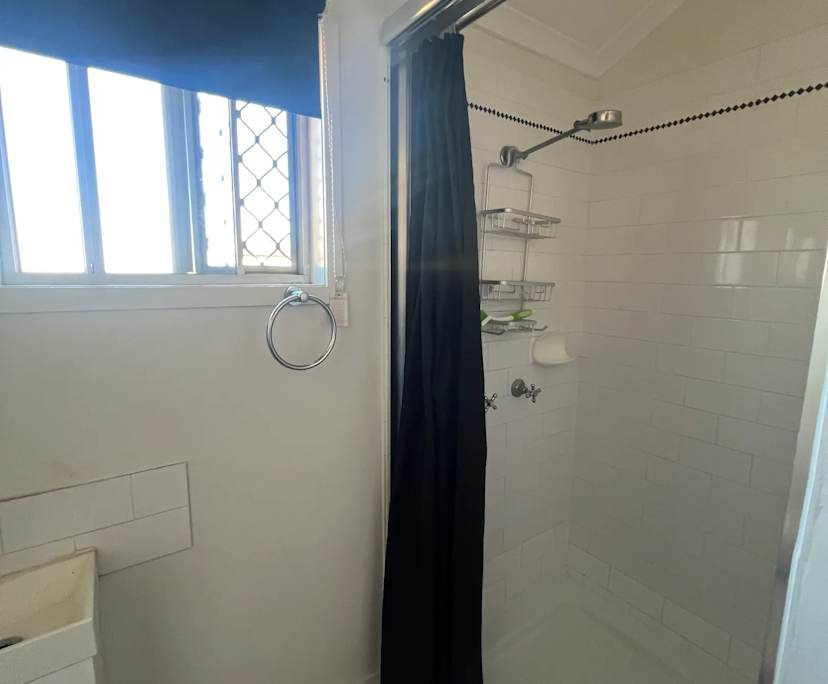 $295, Share-house, 3 bathrooms, Windsor QLD 4030