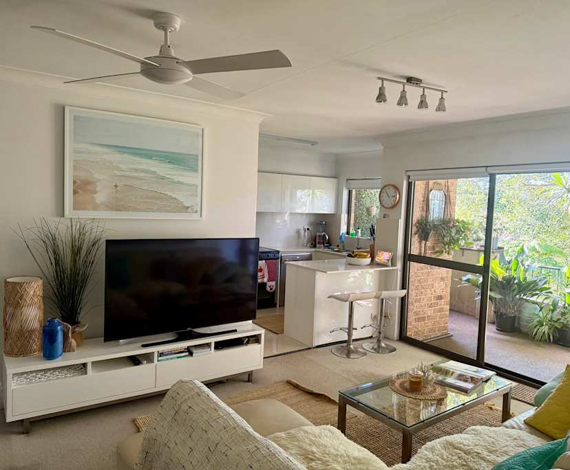 Furnished room in a flatshare