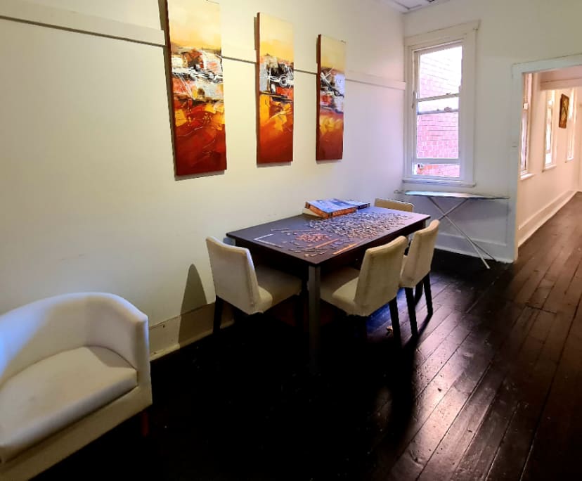 Furnished room in a flatshare
