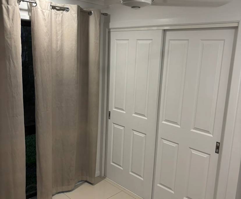 Room in a share house