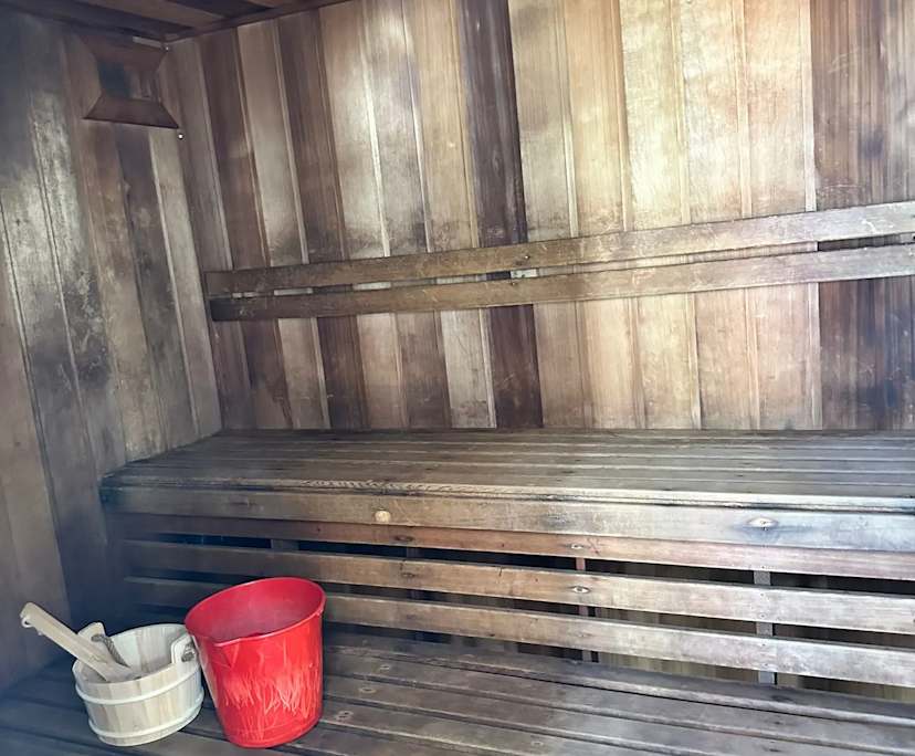 $450, Homestay, 2 bathrooms, Surfers Paradise QLD 4217