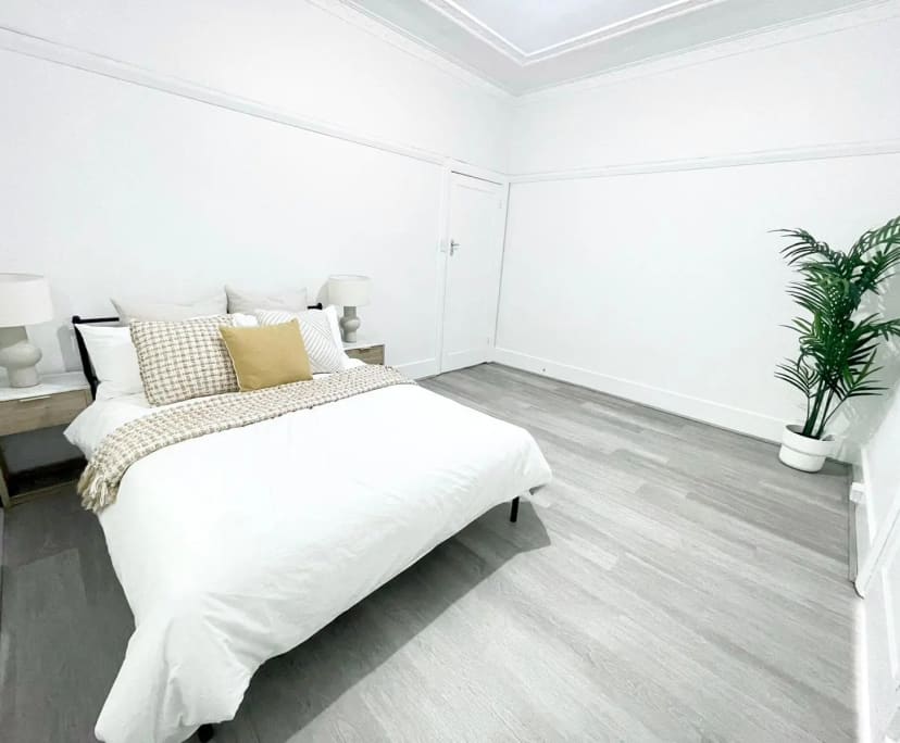 $600, Whole-property, 2 bathrooms, Wollongong NSW 2500