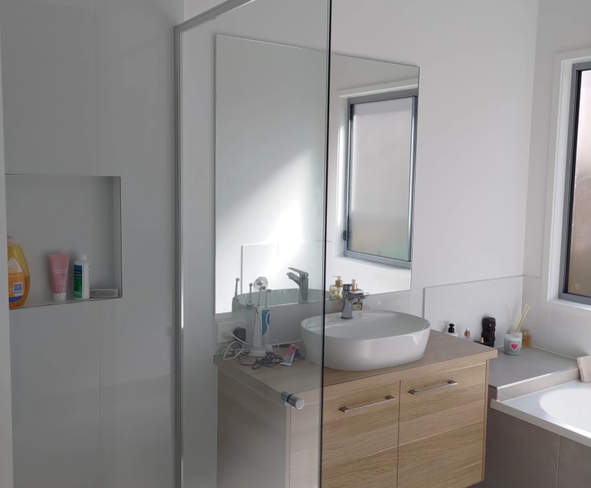 Room in a share house