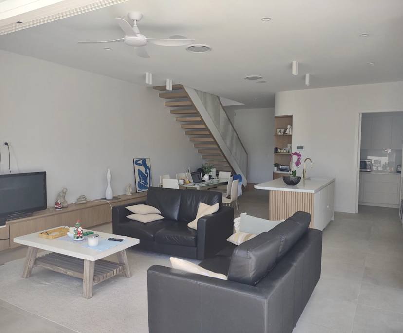 $400, Homestay, 4 bathrooms, Palm Beach QLD 4221