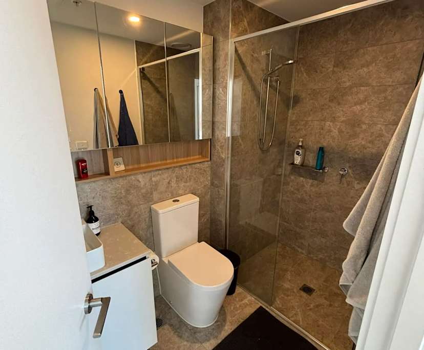 Furnished room in a flatshare