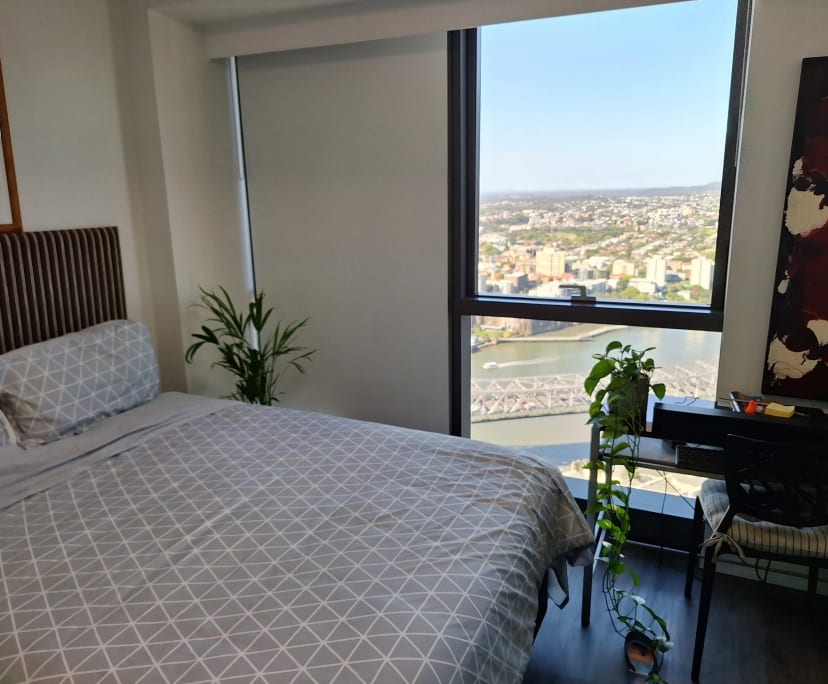 Furnished room with ensuite in a flatshare