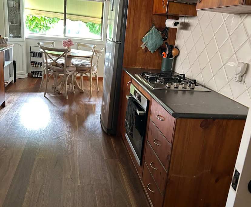 $200, Share-house, 3 bathrooms, Mount Austin NSW 2650