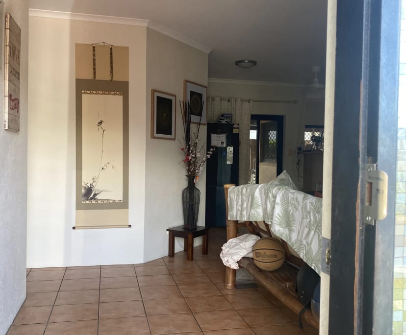 Room for Rent in Mooroobool, Cairns 250, Flexible...