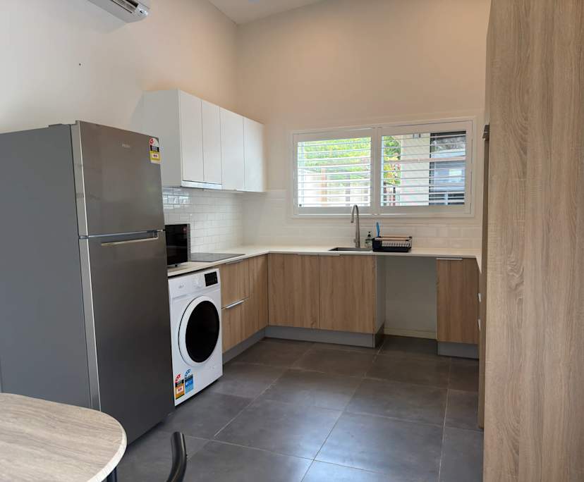 $600, Granny-flat, 2 bathrooms, Ashmore QLD 4214