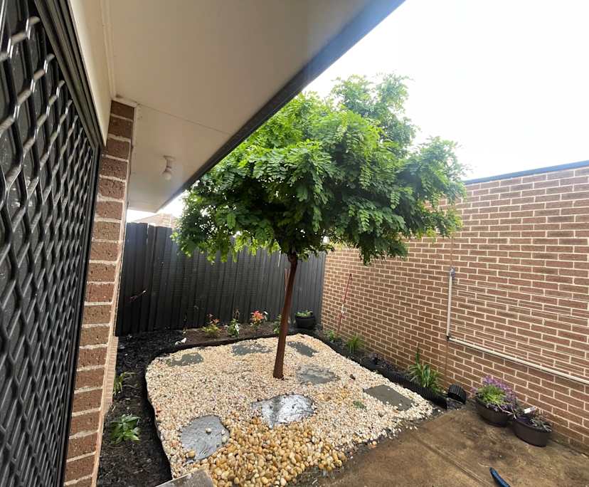 Unfurnished room in a flatshare