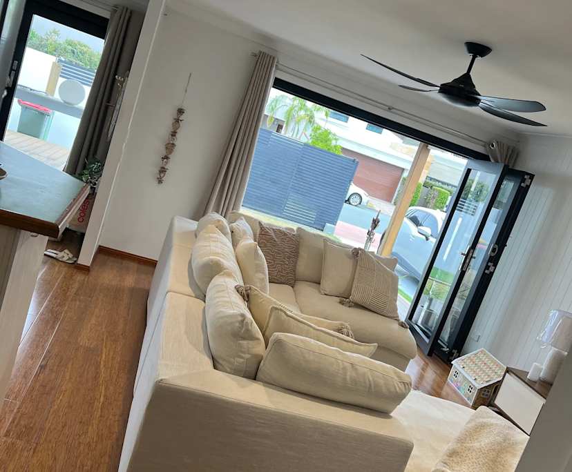 $425, Share-house, 2 bathrooms, Burleigh Heads QLD 4220