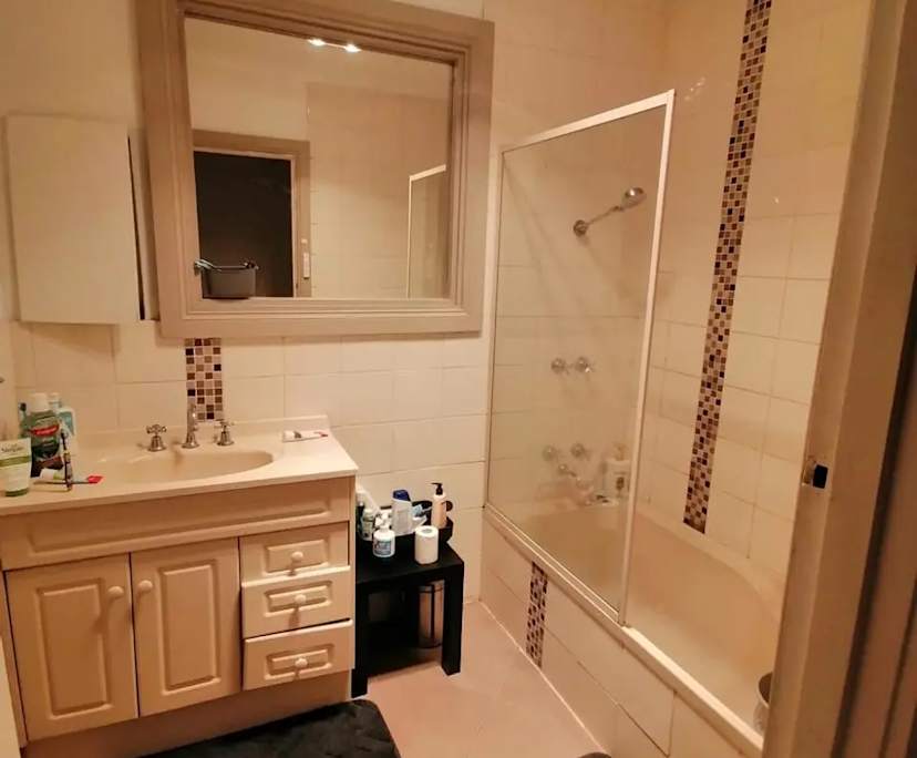 Furnished room in a share house