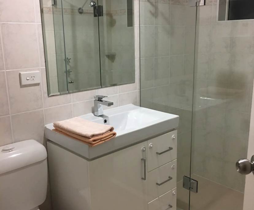 $600, Student-accommodation, 2 bathrooms, Dee Why NSW 2099