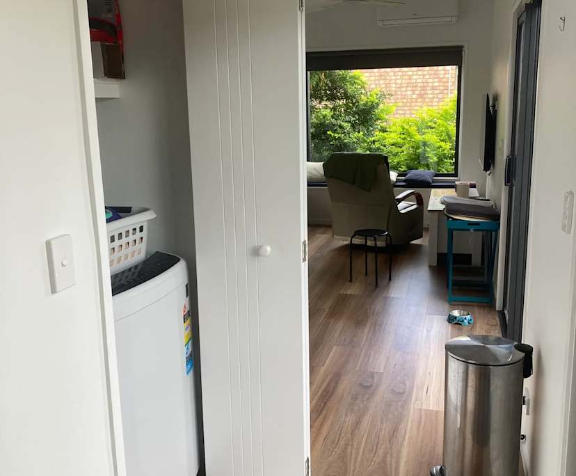 $425, Granny-flat, 1 bathroom, Mount Gravatt East QLD 4122