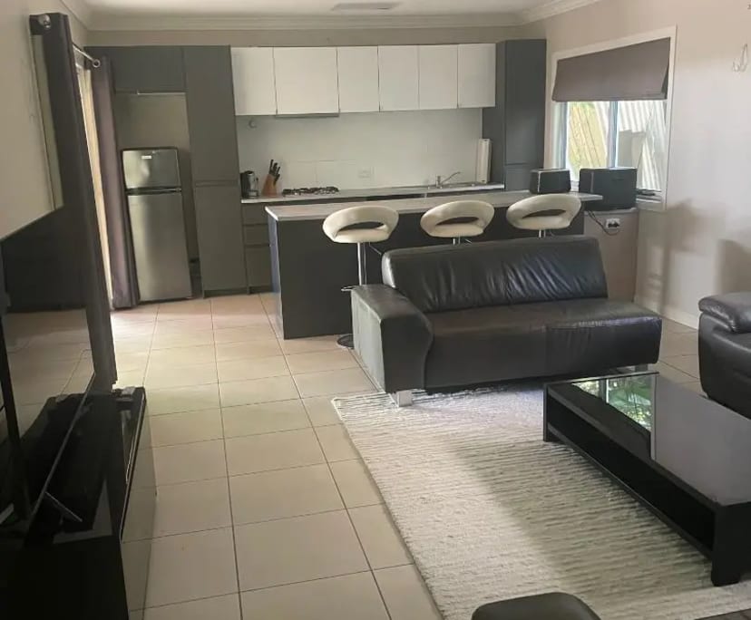 Furnished room in a flatshare