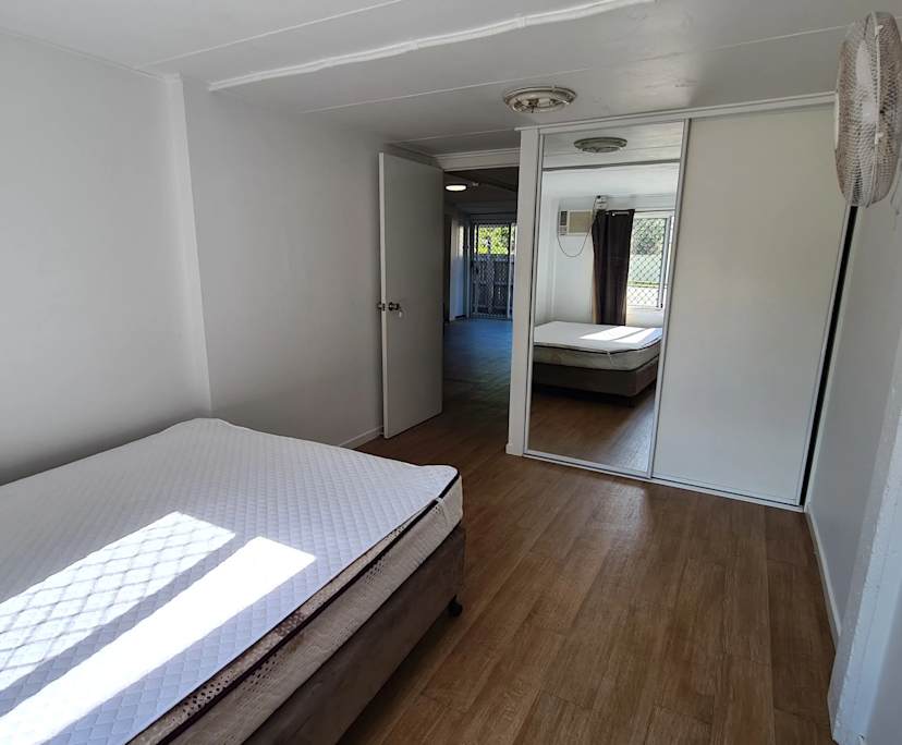 $210, Share-house, 4 bathrooms, Edge Hill QLD 4870