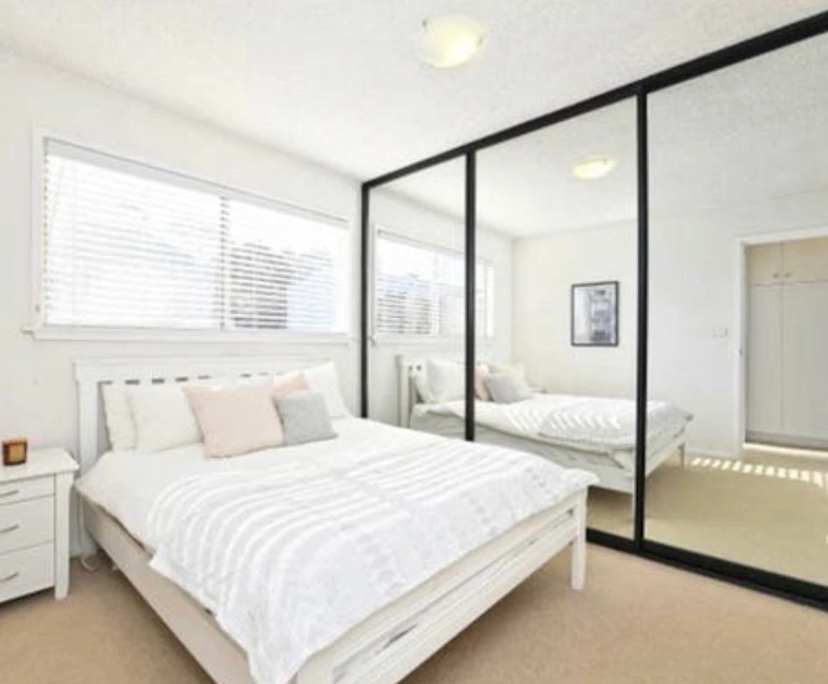 Unfurnished room in a flatshare