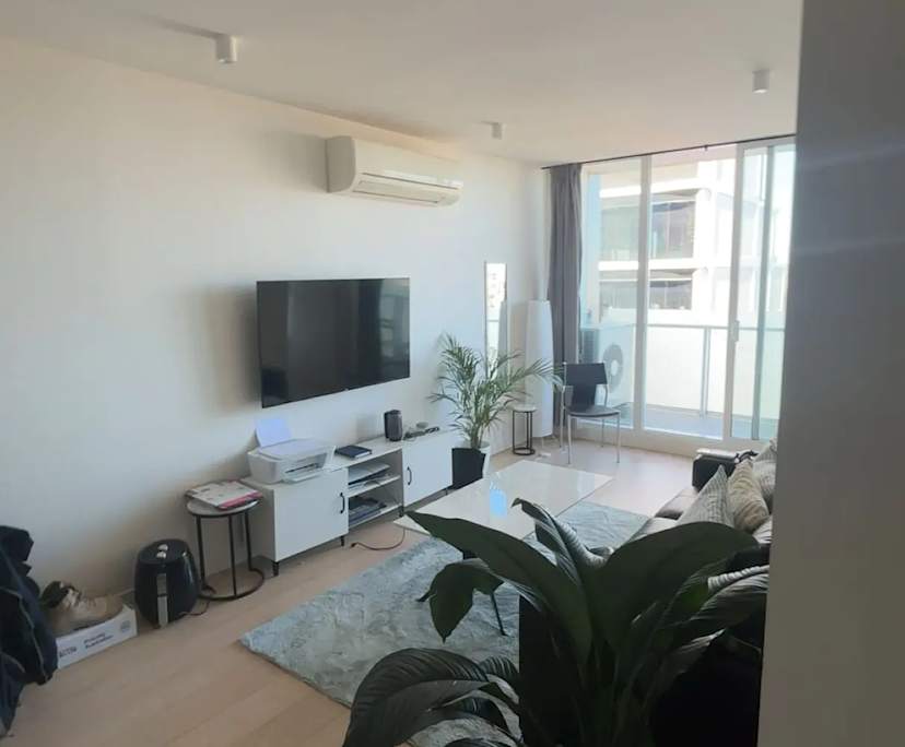 Unfurnished room with own bathroom