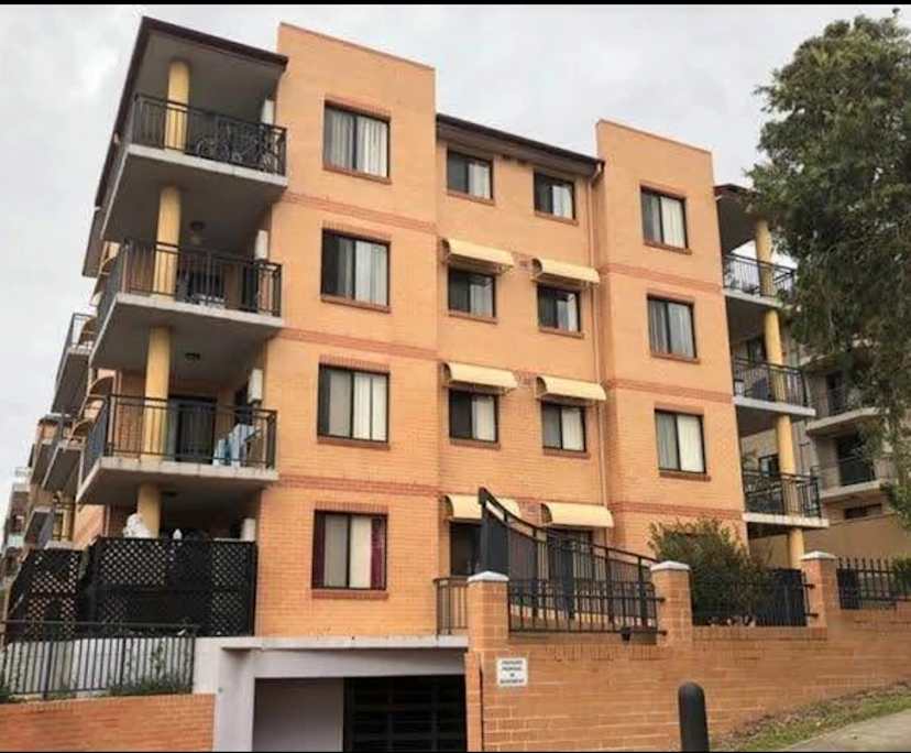 Unfurnished room in a flatshare