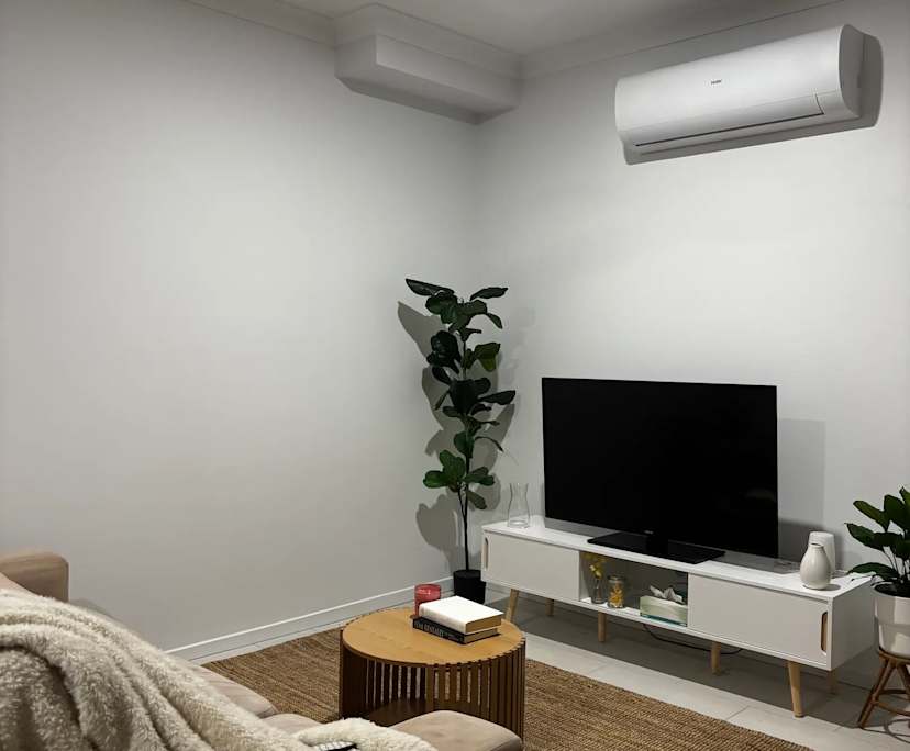 Room in a share house