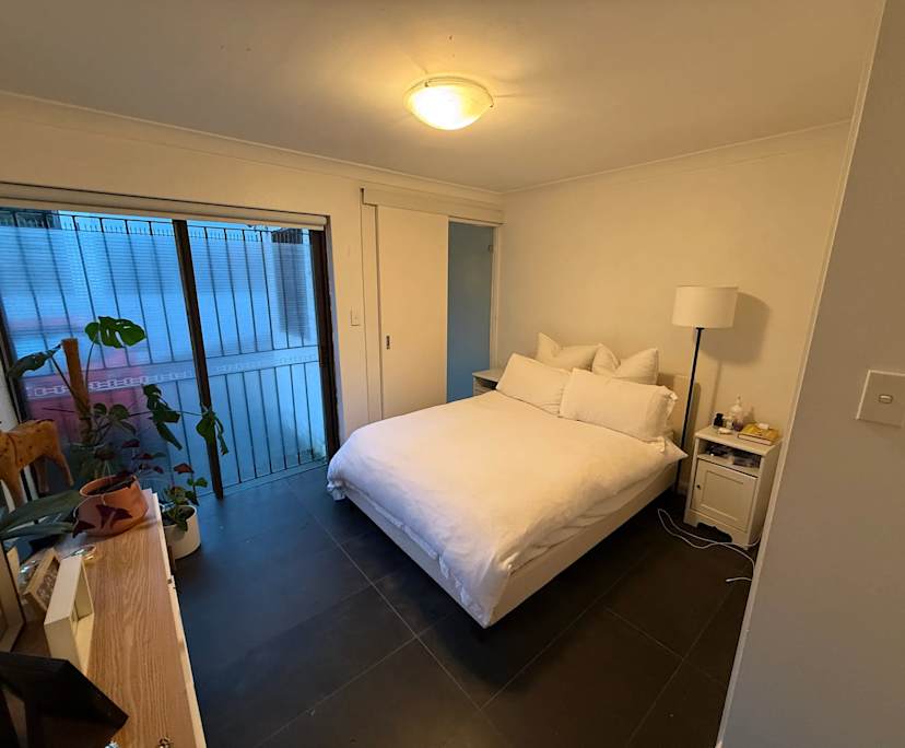 Furnished room with ensuite in a flatshare