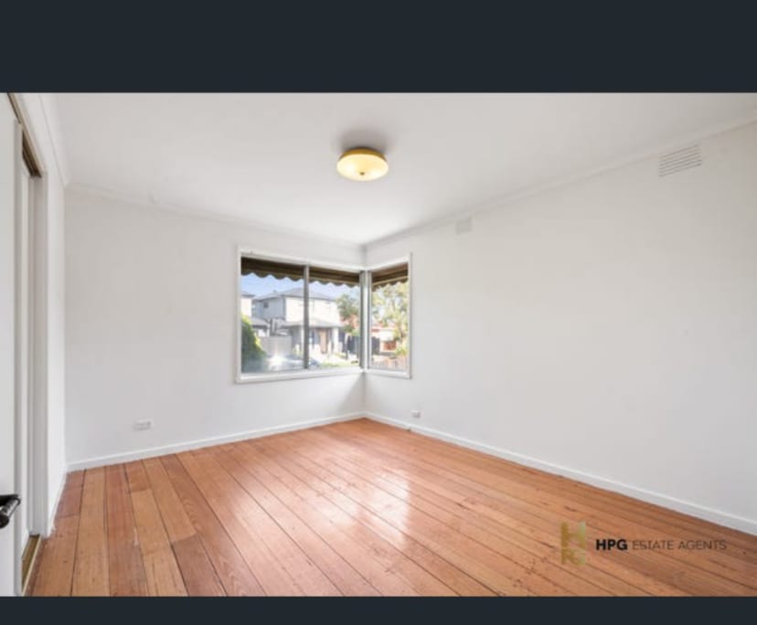 Room in a share house