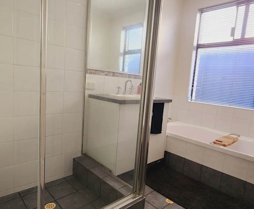 $450, Share-house, 3 bathrooms, Innaloo WA 6018