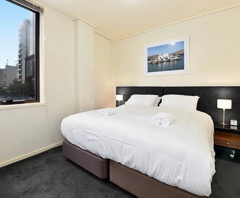 $699, 1-bed, 1 bathroom, Melbourne VIC 3004