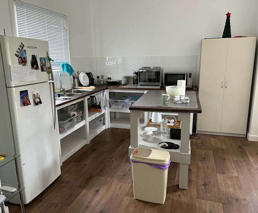 $350, 1-bed, 1 bathroom, Veteran QLD 4570