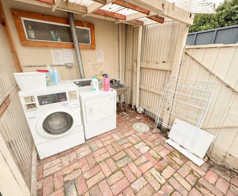 $350, Share-house, 6 bathrooms, St Kilda VIC 3182