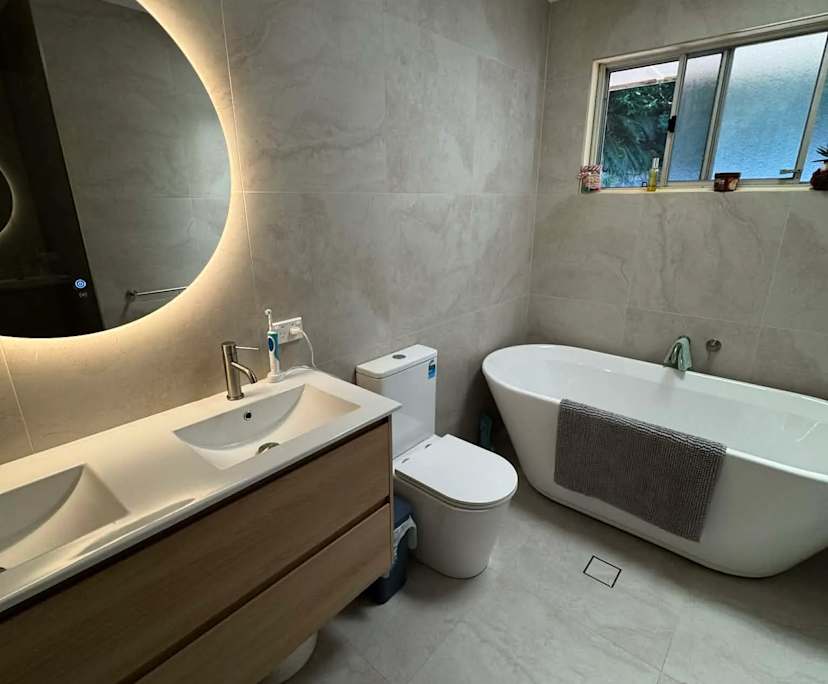 Unfurnished room in a share house