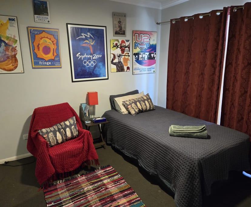Furnished room with ensuite in a flatshare
