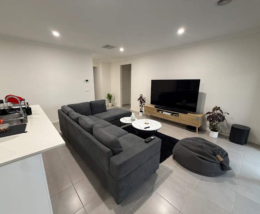 Unfurnished room in a share house