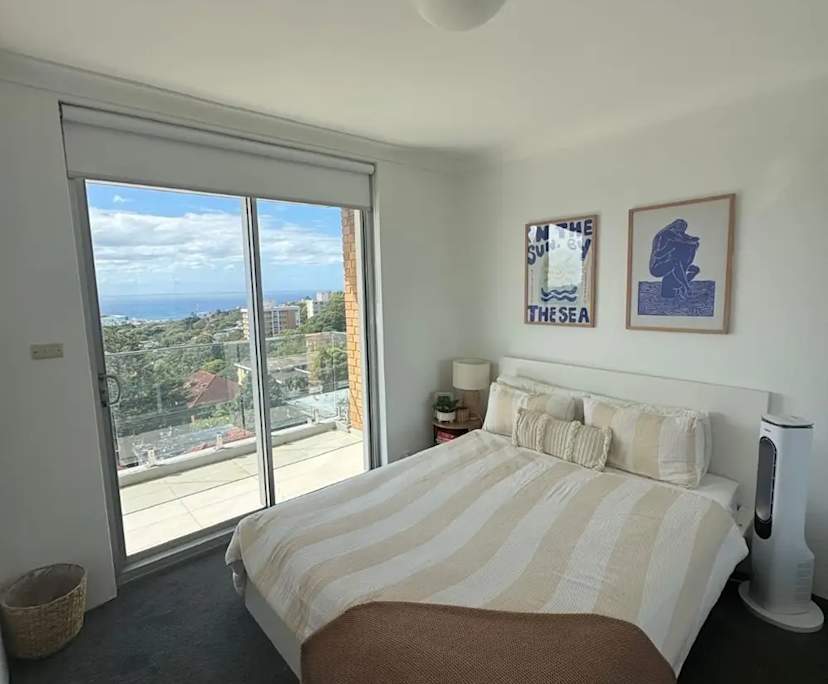 Furnished room in a flatshare