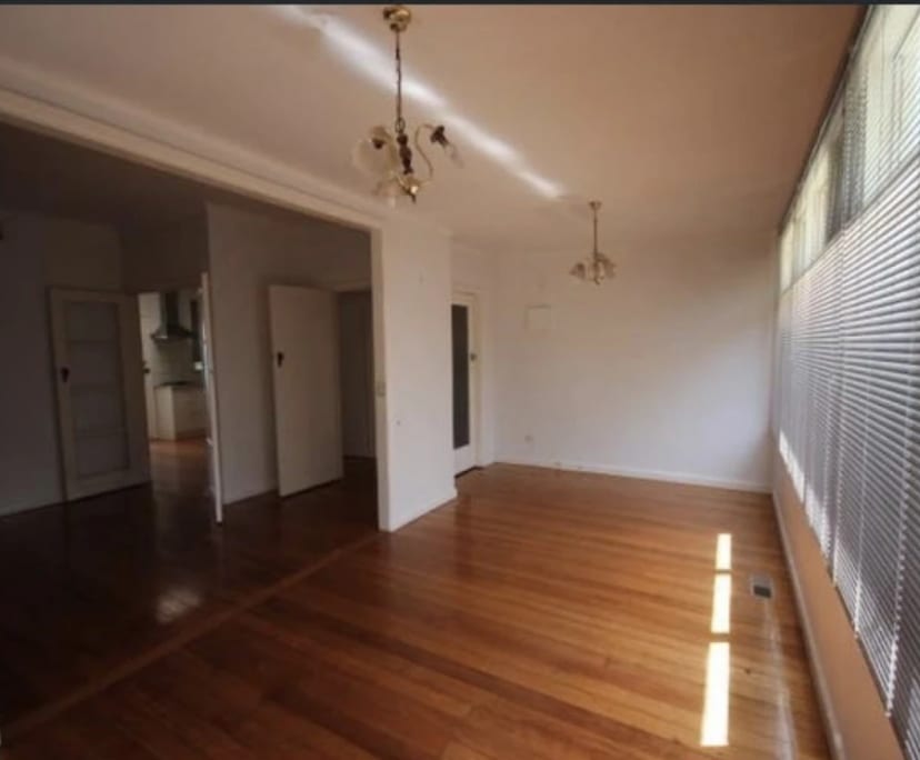 Room in a share house