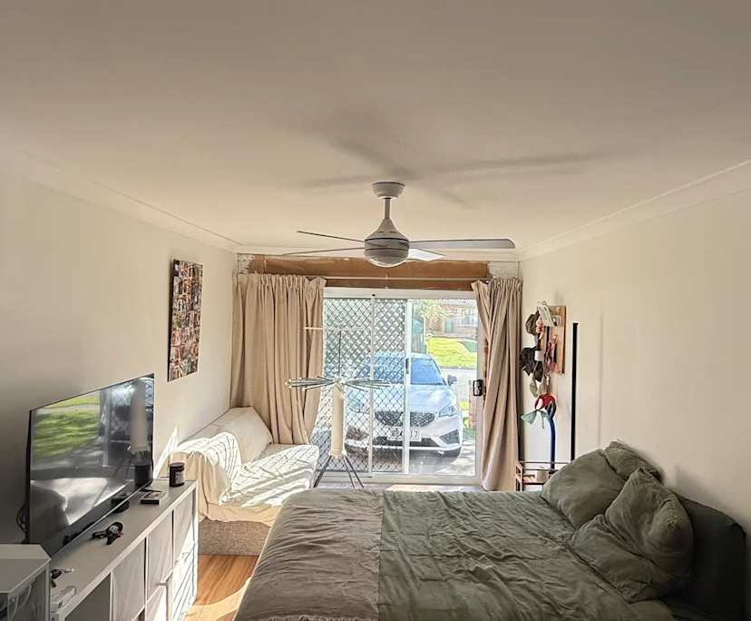 Unfurnished room in a share house