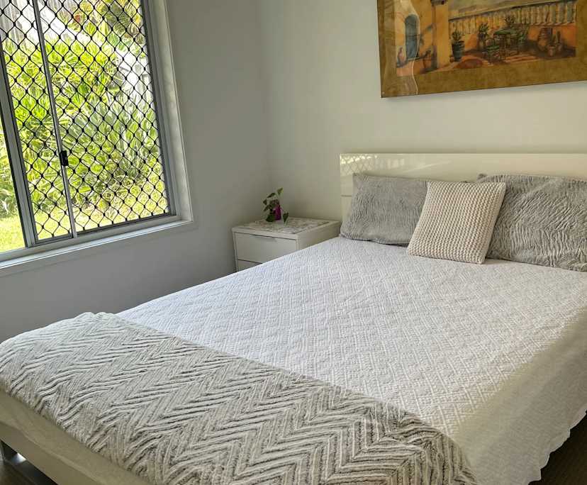 $220, Share-house, 4 bathrooms, Pacific Pines QLD 4211