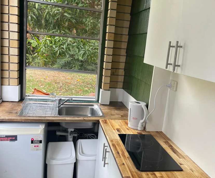 $450, Granny-flat, 1 bathroom, Surfers Paradise QLD 4217