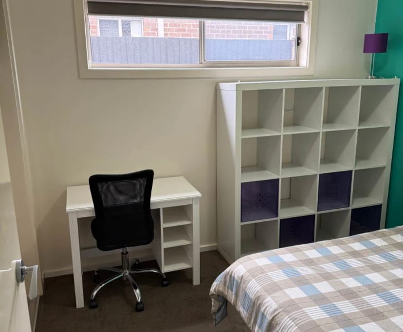 Furnished room in a flatshare