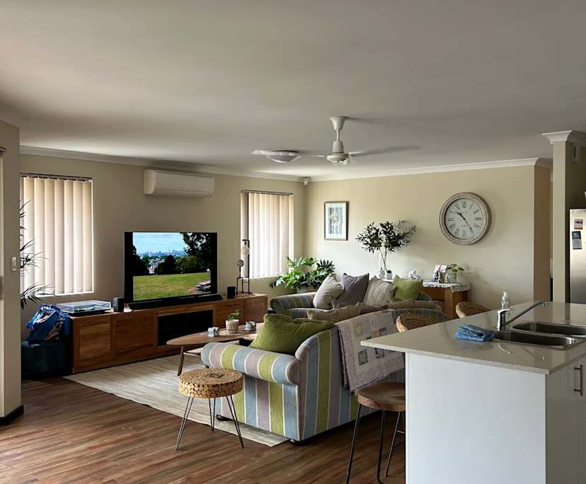 $250, Share-house, 4 bathrooms, East Cannington WA 6107