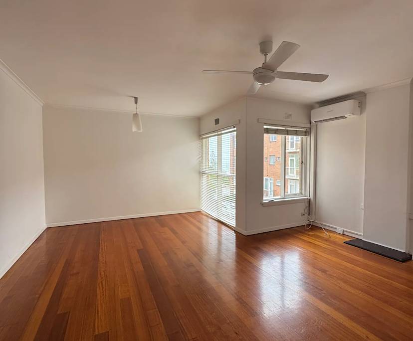 Unfurnished room in a flatshare