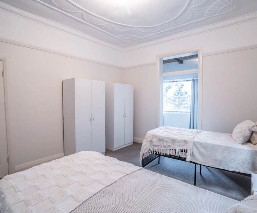 Furnished room in a flatshare