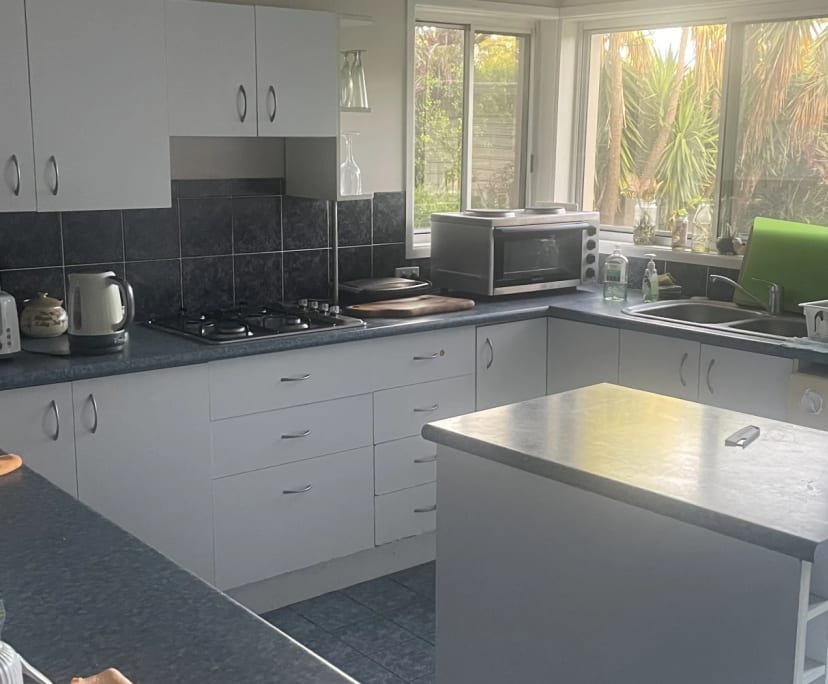$300, Homestay, 3 bathrooms, Wooloowin QLD 4030
