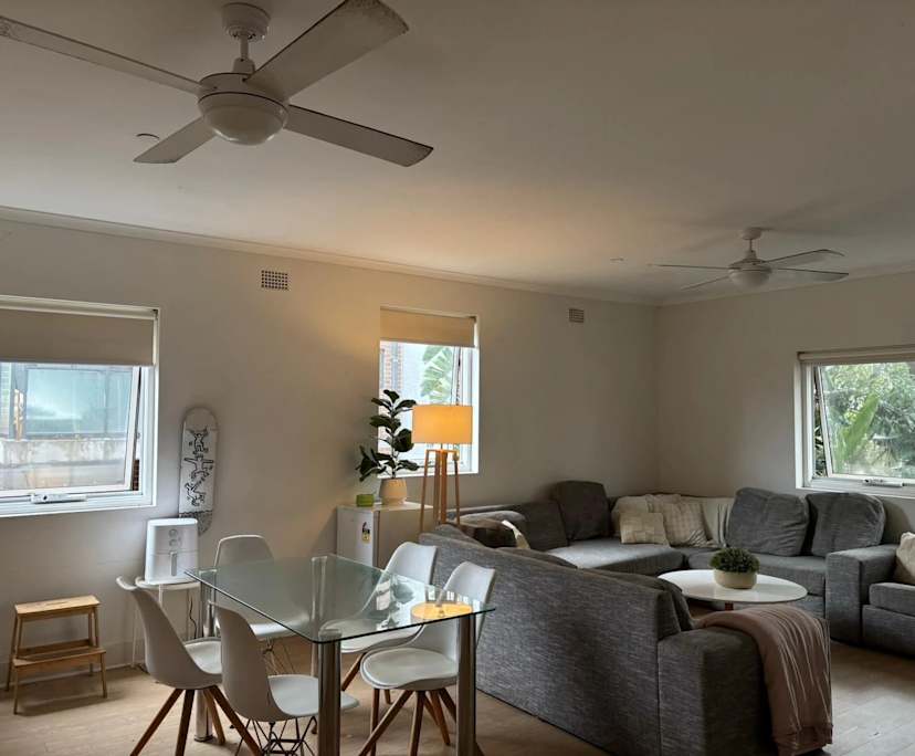 Furnished room in a flatshare