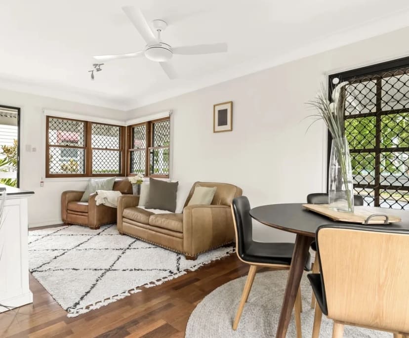 Whole property with 3 rooms for rent
