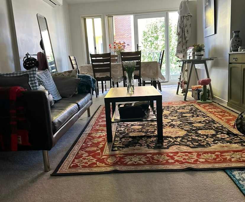 Unfurnished room with ensuite in a flatshare