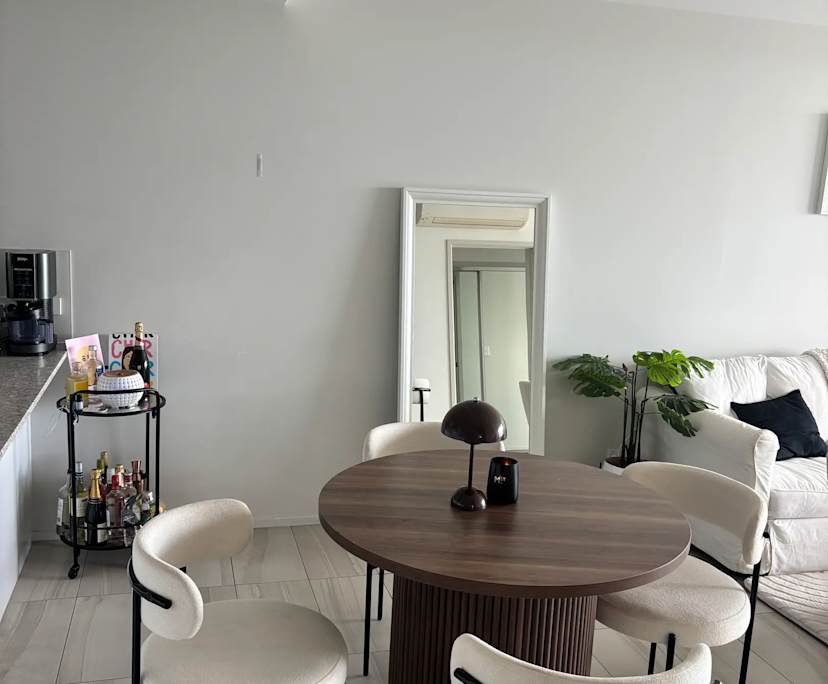 Room in a share house