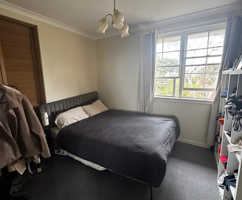 Furnished room in a flatshare